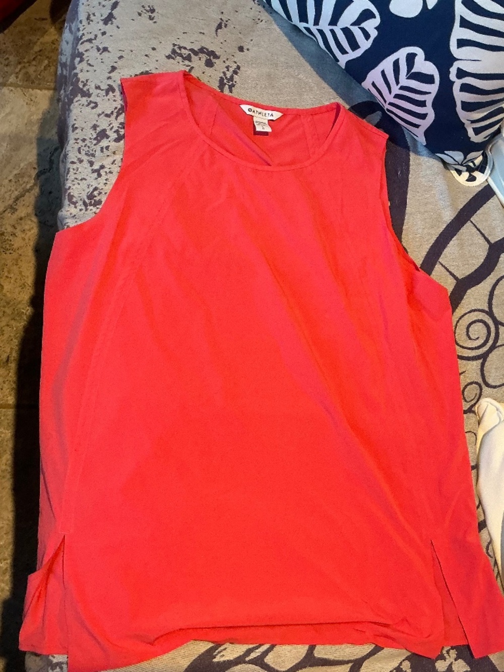 Athleta Zephyr Refined Tank Large Coral Pink